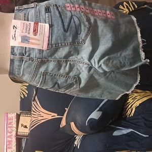 NWT SEVEN7 SUNSET BERMUDA SHORTS
